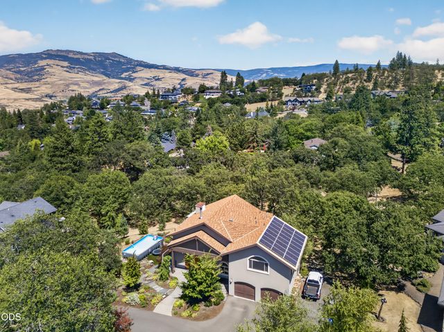 167 Tessa Lane, Ashland, OR 97520