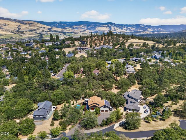 167 Tessa Lane, Ashland, OR 97520