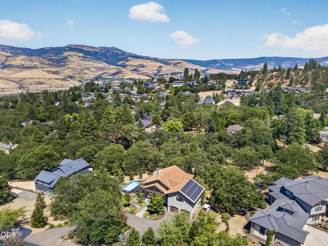 167 Tessa Lane, Ashland, OR 97520