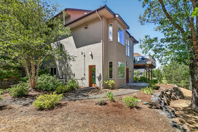 167 Tessa Lane, Ashland, OR 97520