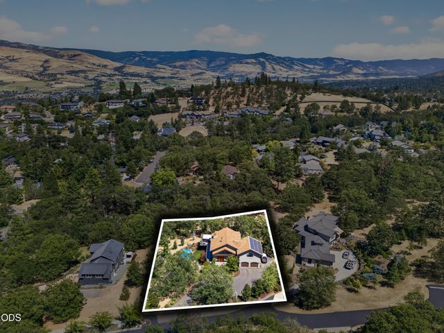 167 Tessa Lane, Ashland, OR 97520