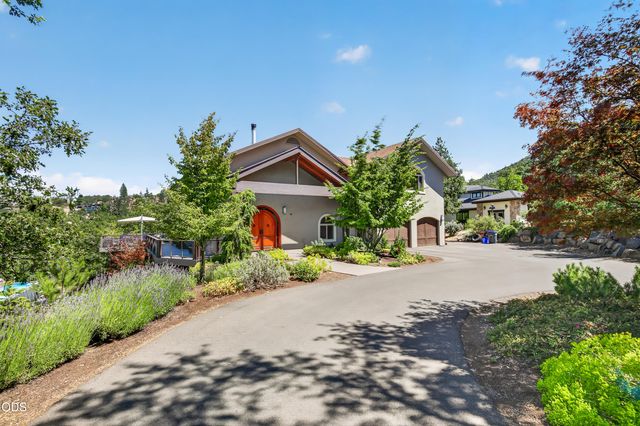 167 Tessa Lane, Ashland, OR 97520