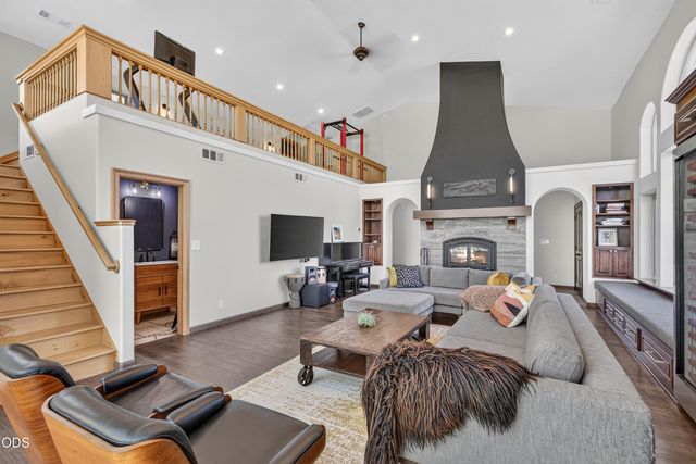 167 Tessa Lane, Ashland, OR 97520