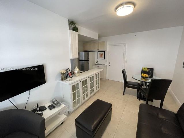 335 Ocean Drive 214, Miami Beach, FL 33139
