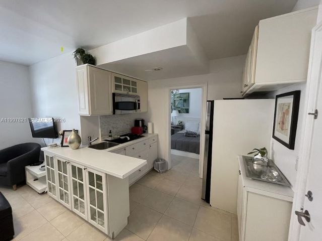 335 Ocean Drive 214, Miami Beach, FL 33139