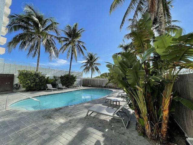 335 Ocean Drive 214, Miami Beach, FL 33139