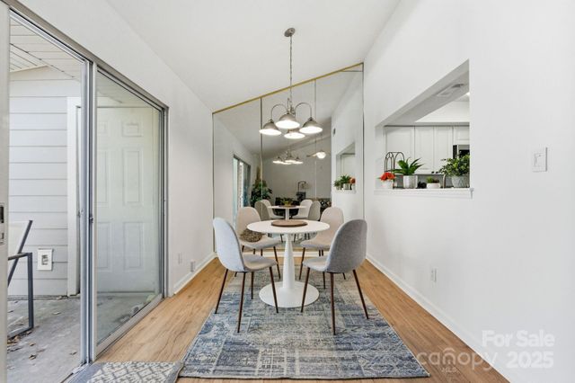 9401 S Vicksburg Park Court, Charlotte, NC 28210