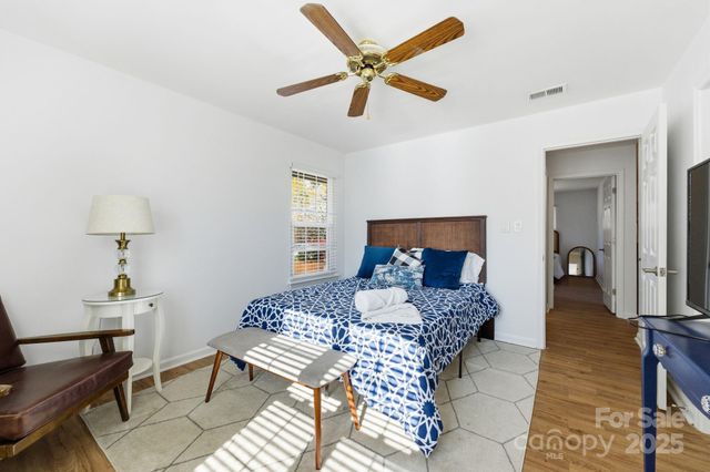 9401 S Vicksburg Park Court, Charlotte, NC 28210