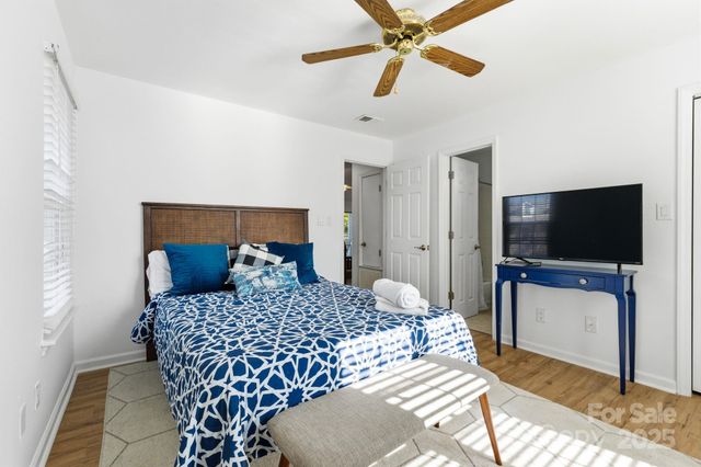 9401 S Vicksburg Park Court, Charlotte, NC 28210