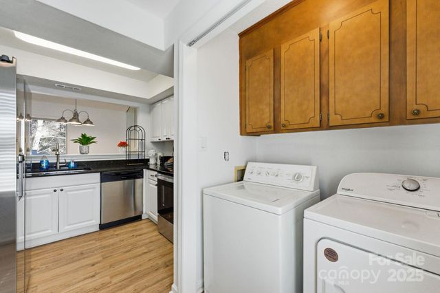 9401 S Vicksburg Park Court, Charlotte, NC 28210