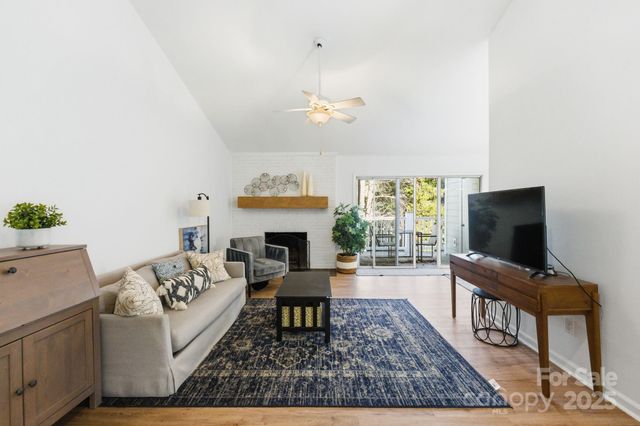 9401 S Vicksburg Park Court, Charlotte, NC 28210