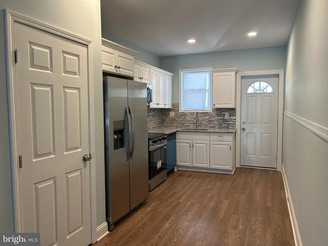 2033 FULTON AVE N, Druid, MD 21217