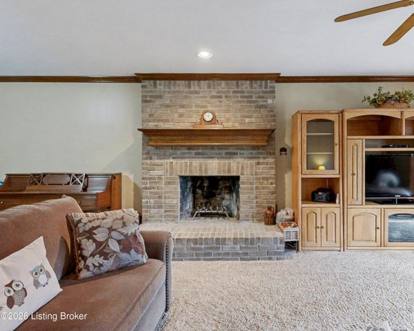 10935 Old Harrods Woods Cir, Louisville, KY 40223