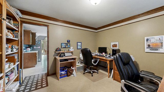 10935 Old Harrods Woods Cir, Louisville, KY 40223