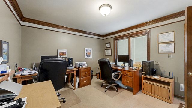 10935 Old Harrods Woods Cir, Louisville, KY 40223