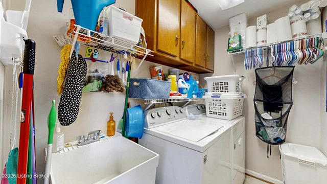 10935 Old Harrods Woods Cir, Louisville, KY 40223