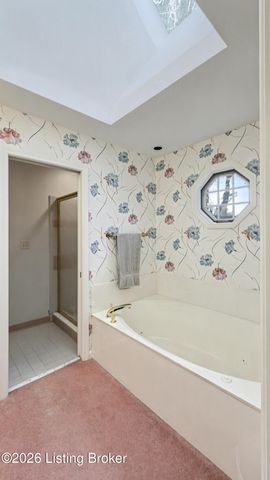 10935 Old Harrods Woods Cir, Louisville, KY 40223