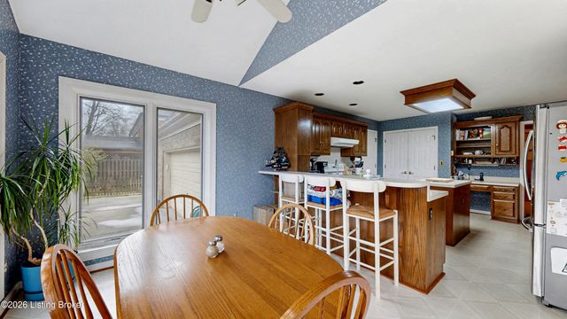 10935 Old Harrods Woods Cir, Louisville, KY 40223