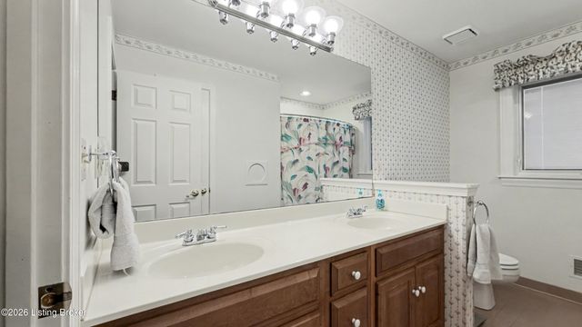 10935 Old Harrods Woods Cir, Louisville, KY 40223