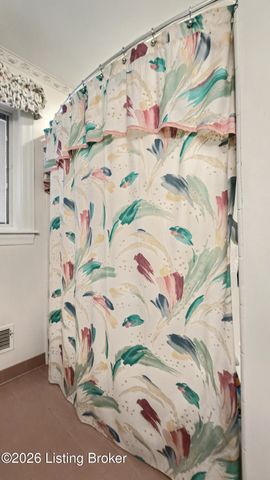 10935 Old Harrods Woods Cir, Louisville, KY 40223