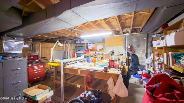 10935 Old Harrods Woods Cir, Louisville, KY 40223