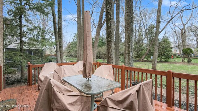 10935 Old Harrods Woods Cir, Louisville, KY 40223