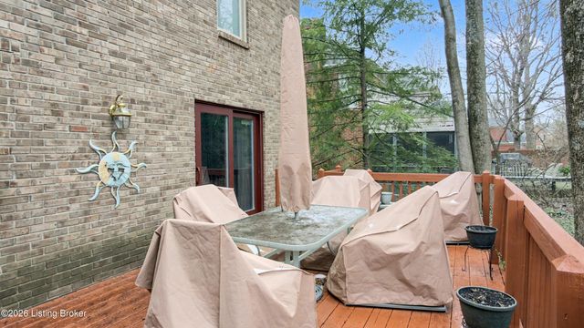 10935 Old Harrods Woods Cir, Louisville, KY 40223