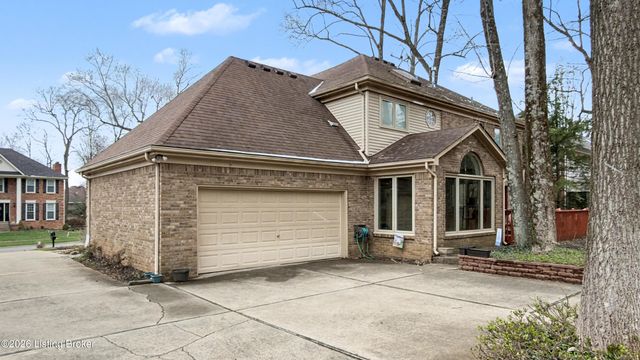 10935 Old Harrods Woods Cir, Louisville, KY 40223