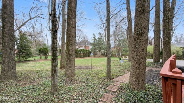 10935 Old Harrods Woods Cir, Louisville, KY 40223
