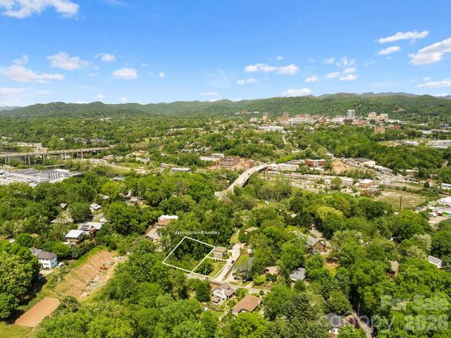 9999 Euclid Boulevard, Asheville, NC 28806