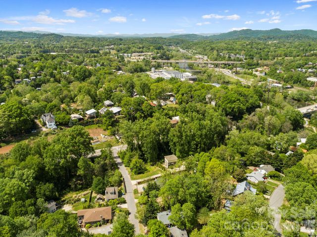 9999 Euclid Boulevard, Asheville, NC 28806