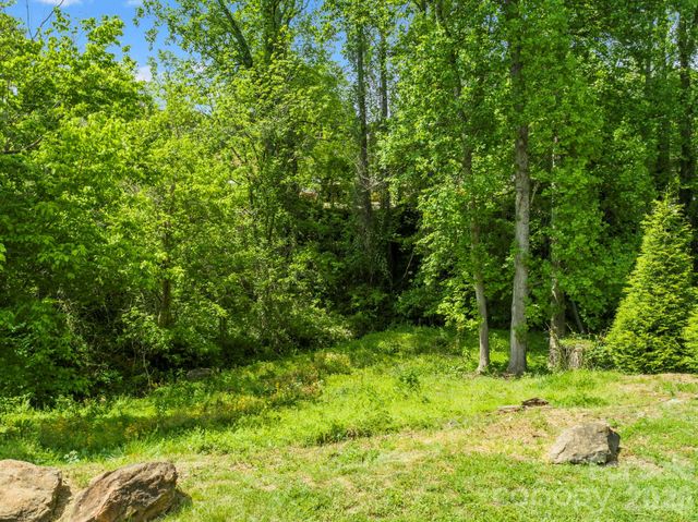 9999 Euclid Boulevard, Asheville, NC 28806