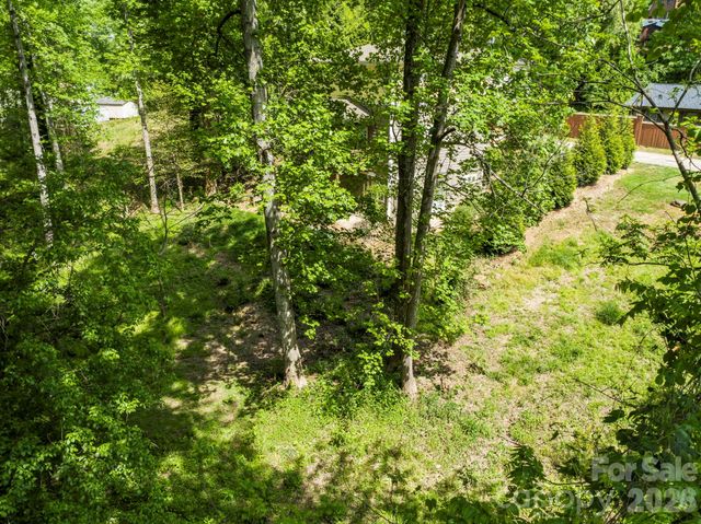 9999 Euclid Boulevard, Asheville, NC 28806