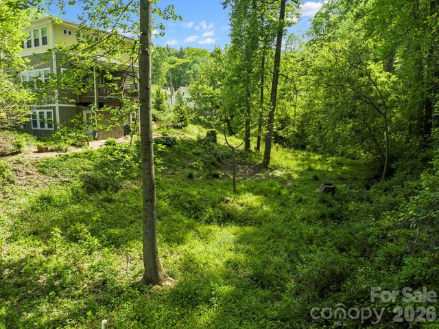 9999 Euclid Boulevard, Asheville, NC 28806