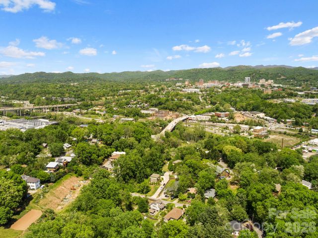 9999 Euclid Boulevard, Asheville, NC 28806