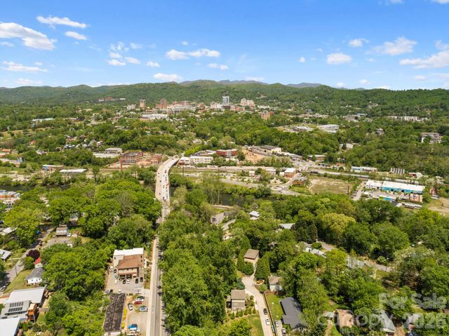 9999 Euclid Boulevard, Asheville, NC 28806