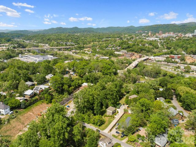 9999 Euclid Boulevard, Asheville, NC 28806