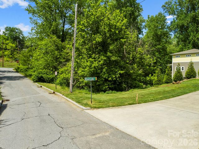 9999 Euclid Boulevard, Asheville, NC 28806