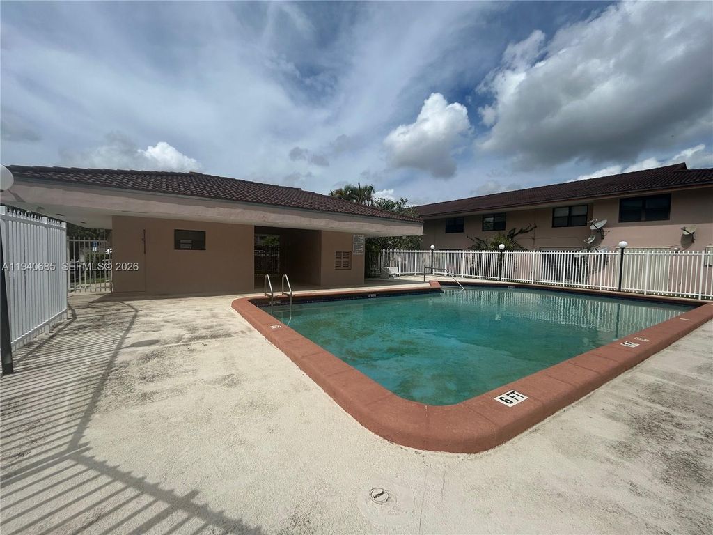 5851 W 20th Ave 409, Hialeah, FL 33012