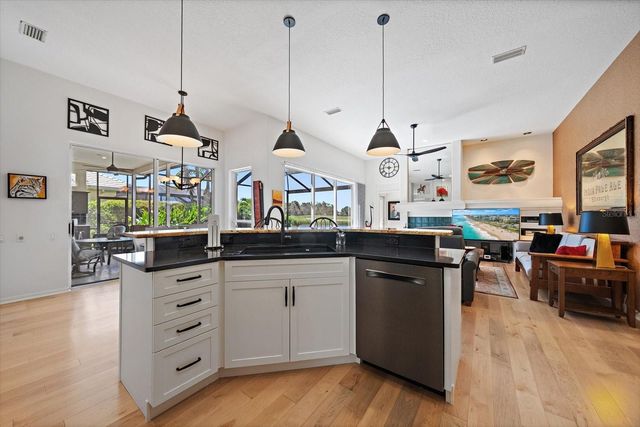 413 FIELDSTONE DRIVE, Venice, FL 34292