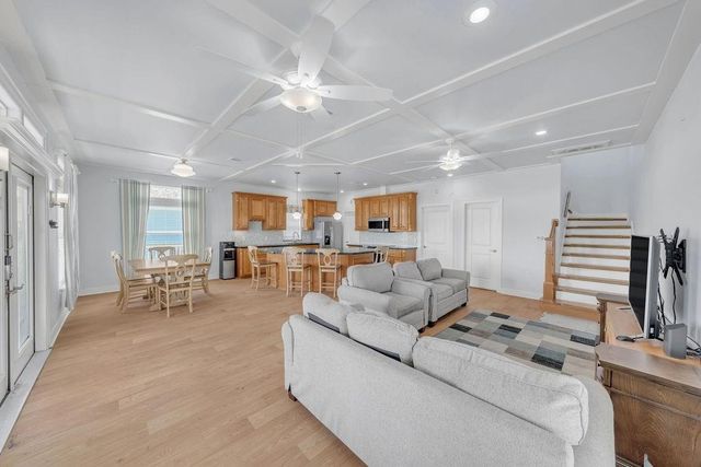 128 Mar Vista Court, Surfside Beach, TX 77541