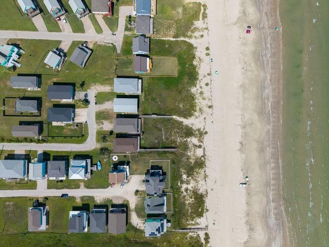 128 Mar Vista Court, Surfside Beach, TX 77541