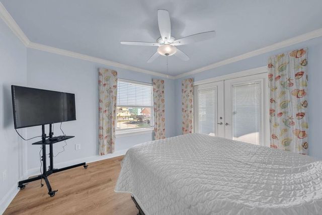 128 Mar Vista Court, Surfside Beach, TX 77541