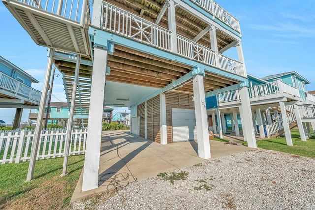 128 Mar Vista Court, Surfside Beach, TX 77541
