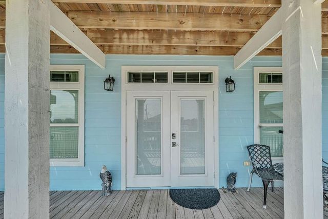 128 Mar Vista Court, Surfside Beach, TX 77541