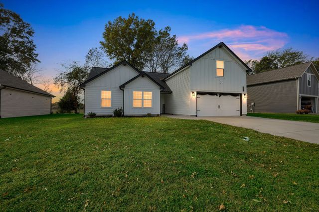 349 Fieldstone Ln, Springfield, TN 37172