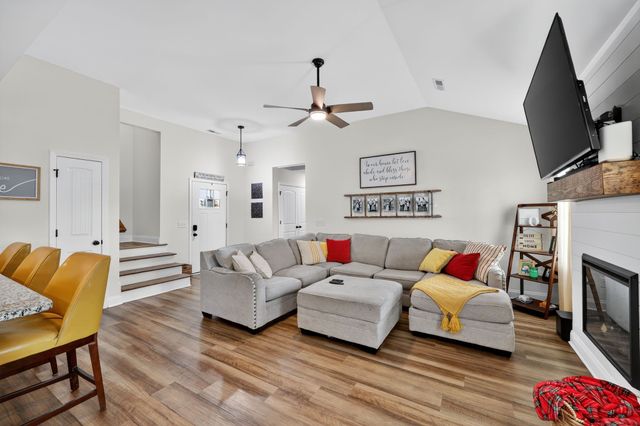 349 Fieldstone Ln, Springfield, TN 37172