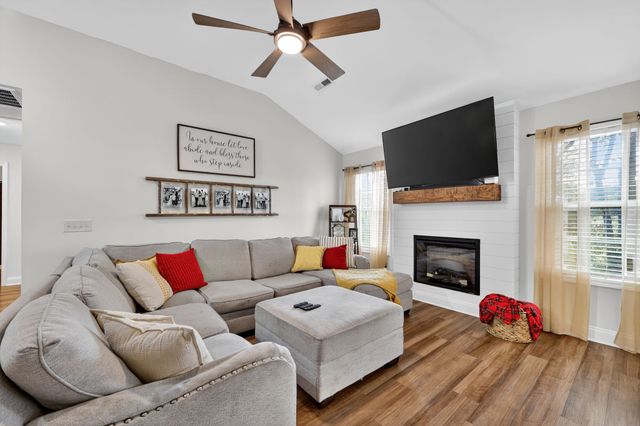 349 Fieldstone Ln, Springfield, TN 37172