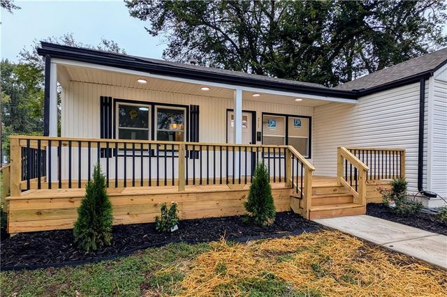 2720 N 33rd Street, Kansas City, KS 66104