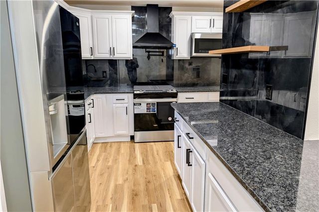 2720 N 33rd Street, Kansas City, KS 66104
